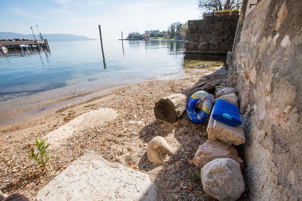 Il Batti Apartment Water Front And Private Beach Toscolano Maderno Exteriér fotografie